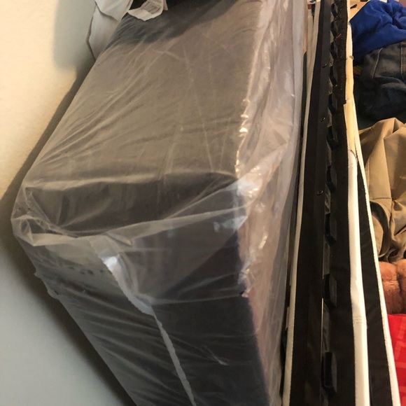 Other - Twin spring box